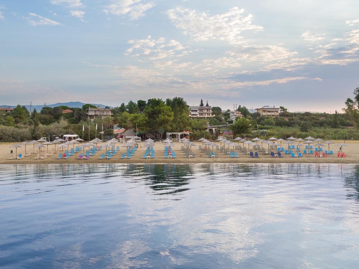 Coral Blue Beach Hotel Gerakini Exterior photo