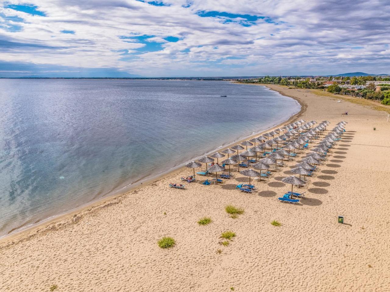 Coral Blue Beach Hotel Gerakini Exterior photo